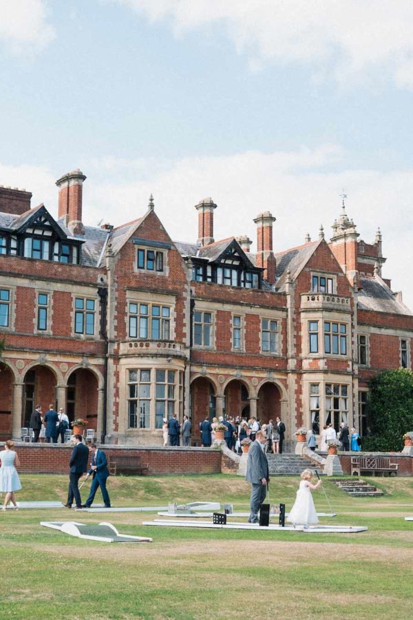 Entertaining your wedding guests